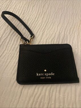 kate spade Black Pebbled Leather Wristlet Card Case with Gold Logo. NWOT